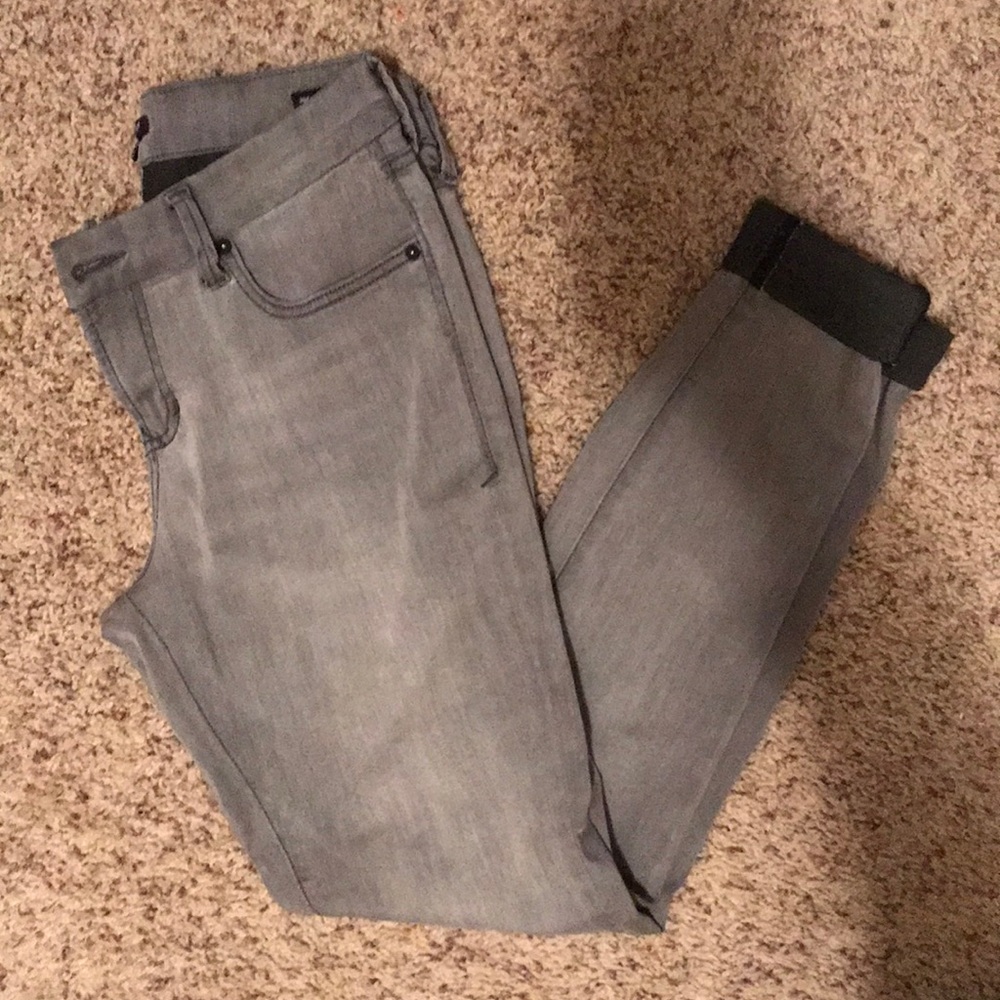 Comfort skinny light gray pants